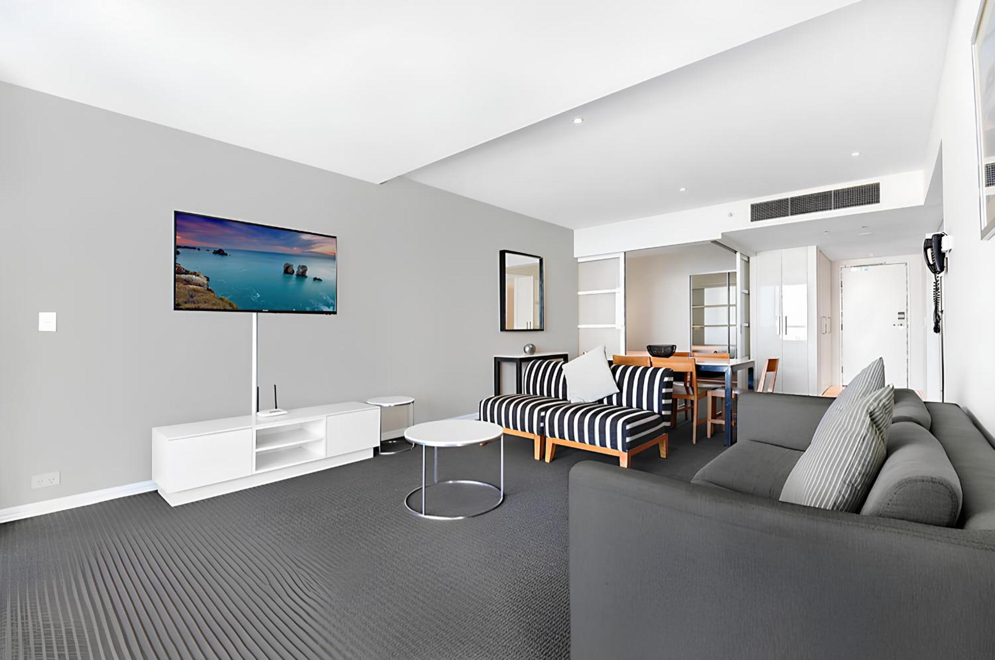 Number 1 H Residences - Wifi, Parking & More By Gold Coast Holidays Экстерьер фото