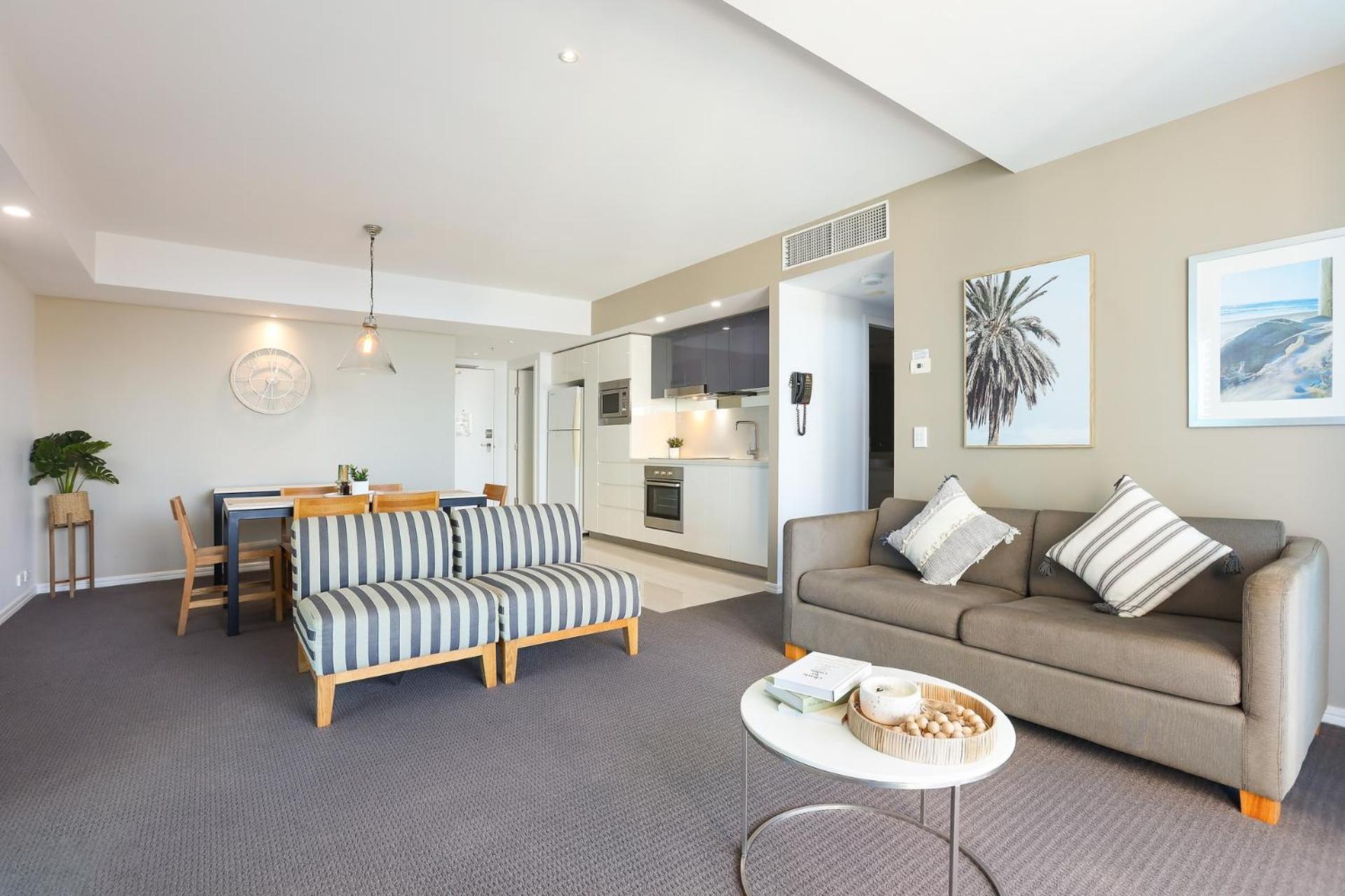Number 1 H Residences - Wifi, Parking & More By Gold Coast Holidays Экстерьер фото