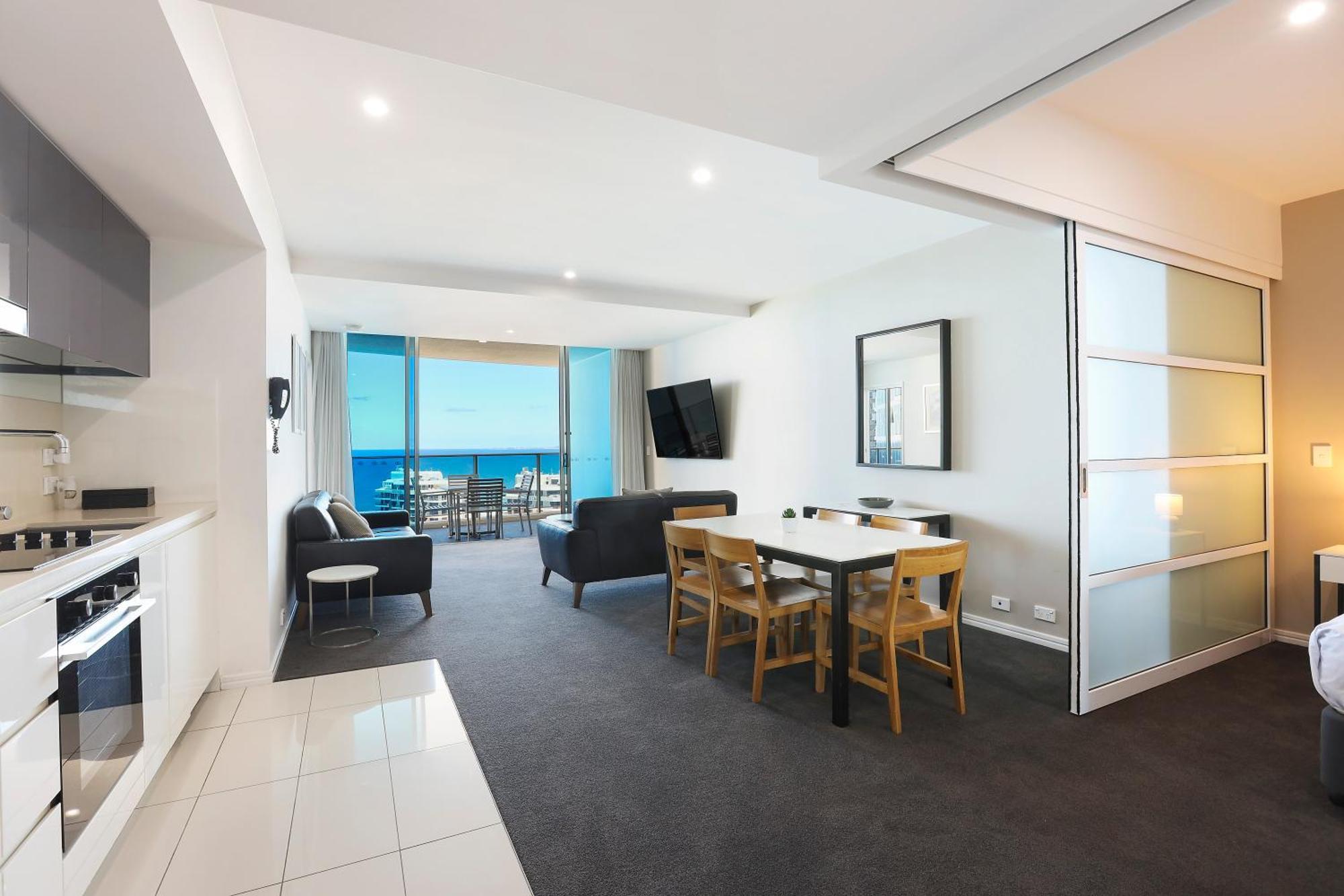 Number 1 H Residences - Wifi, Parking & More By Gold Coast Holidays Экстерьер фото
