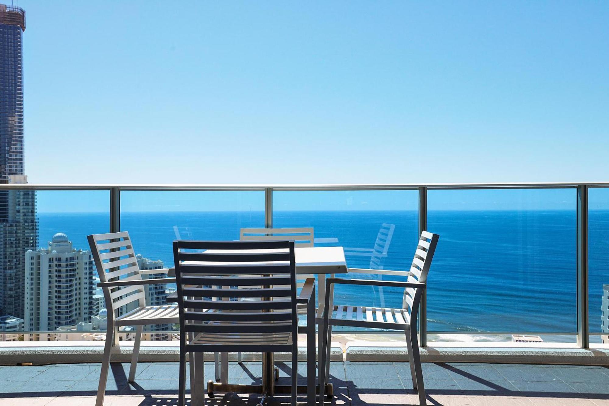 Number 1 H Residences - Wifi, Parking & More By Gold Coast Holidays Экстерьер фото